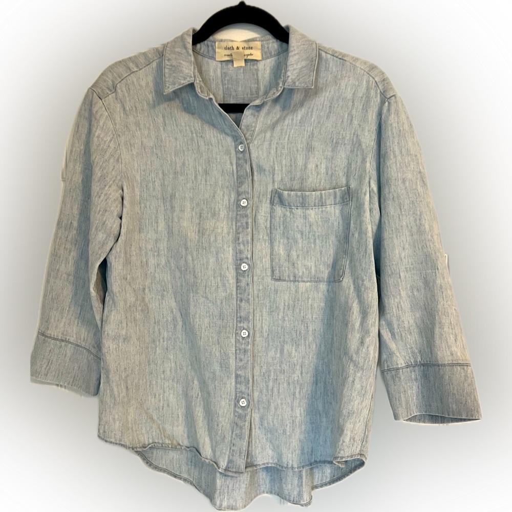Anthropologie Women’s 3/4 sleeve Cloth and Stone chambray blouse